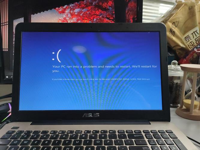 电脑蓝屏却开着机怎么恢复，电脑蓝屏之后就开不了机了怎么办-第1张图片-优品飞百科