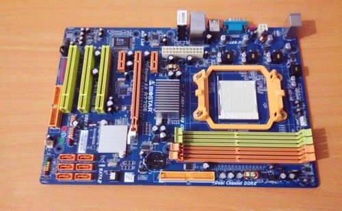 映泰a770e3主板能上什么cpu，映泰a770e主板用什么内存