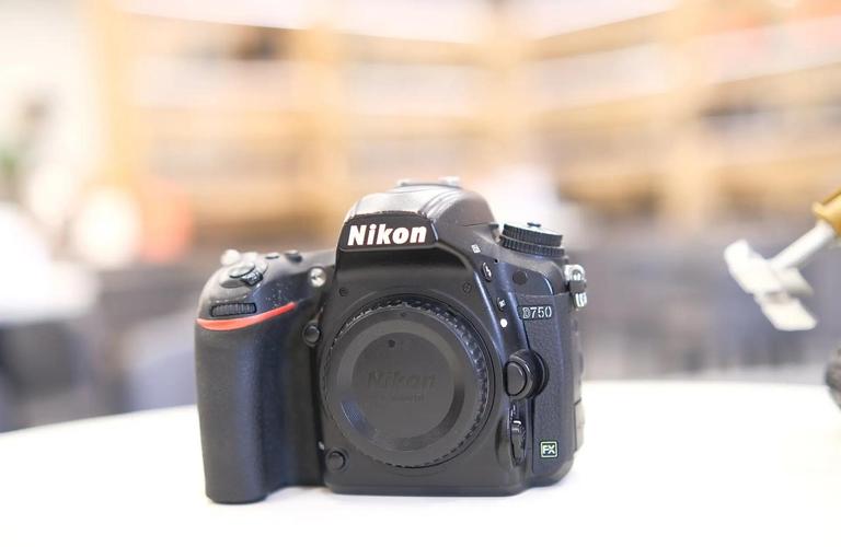 二手单反相机怎么选？二手单反买什么型号？-第3张图片-优品飞百科