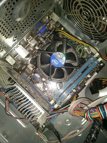 电脑cpu风扇怎么拆卸清理灰尘，电脑cpu风扇怎么拆卸清理灰尘的-第2张图片-优品飞百科