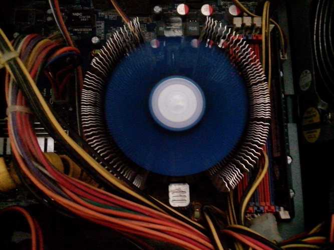 cpu风扇不转的原因，cpu的风扇不转电脑正常吗？