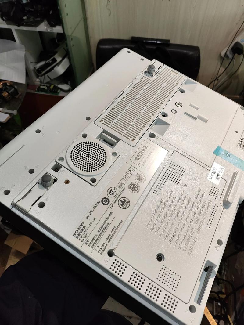 索尼投影机怎么解锁，索尼投影机控制键锁定怎么打开