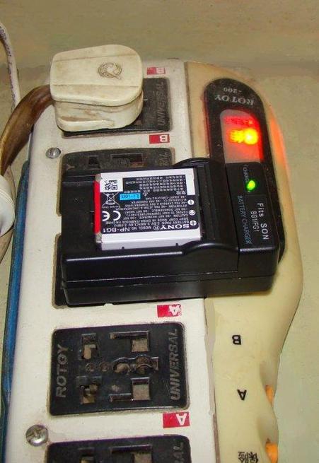 相机电池怎么取出来？canon相机电池怎么取出来？-第3张图片-优品飞百科