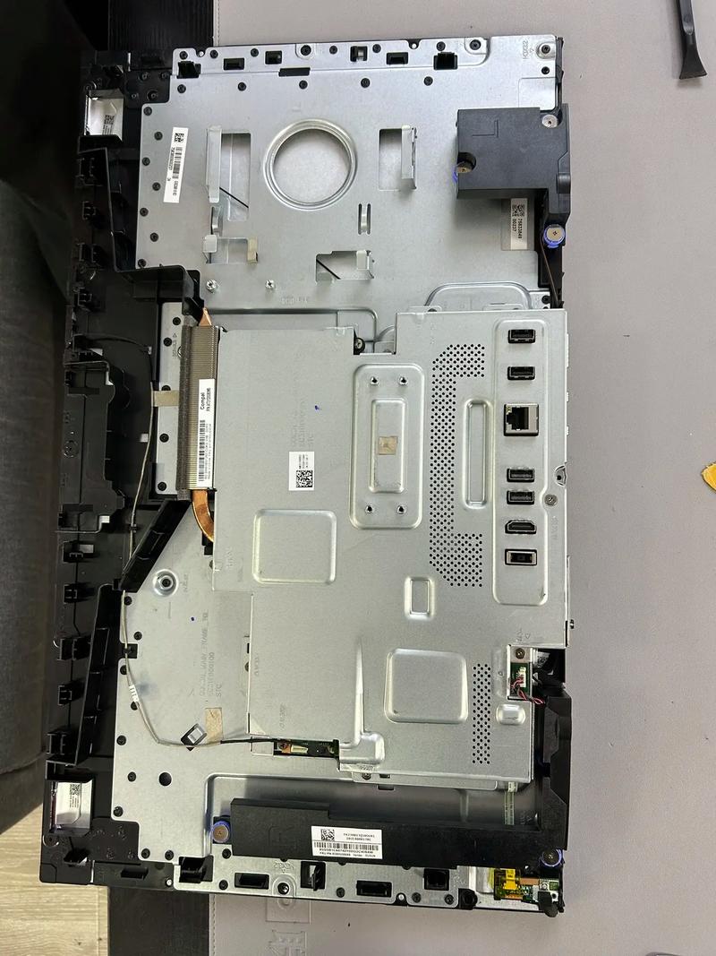 戴尔一体机电脑拆卸过程?戴尔一体机电脑拆卸过程图解?-第2张图片-优品飞百科 戴尔一体机电脑拆卸过程?戴尔一体机电脑拆卸过程图解?-第2张图片-优品飞百科