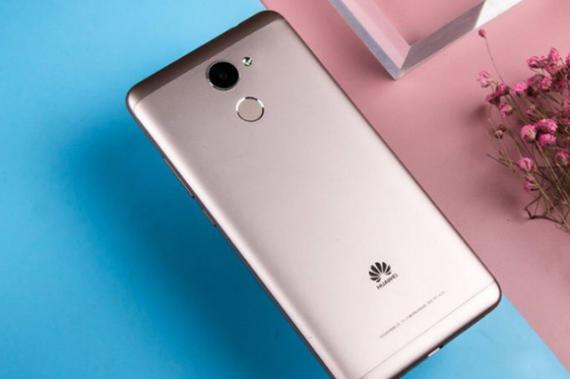 华为畅享7plus怎么样好用吗？华为畅享7plus高配版？-第2张图片-优品飞百科