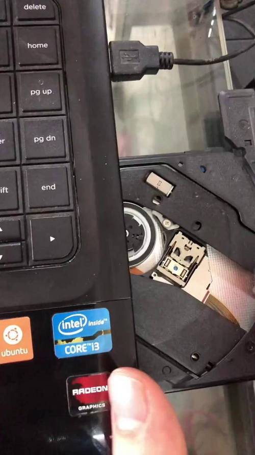 台式电脑怎么打开光驱？台式电脑怎么打开光驱托盘？