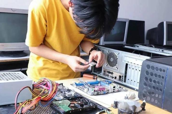 现在学电脑维修工作好找吗，维修电脑好学吗?-第5张图片-优品飞百科