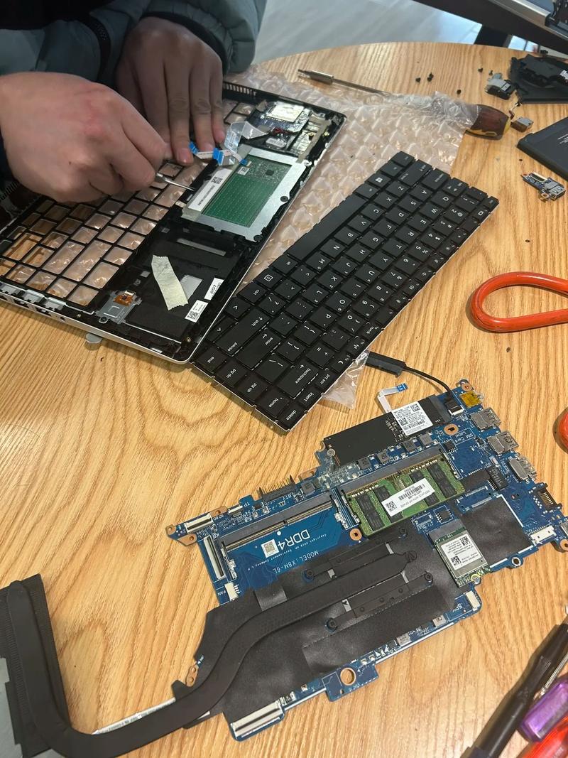 联想笔记本b470换键盘怎么搞，联想b4070换键盘教程
