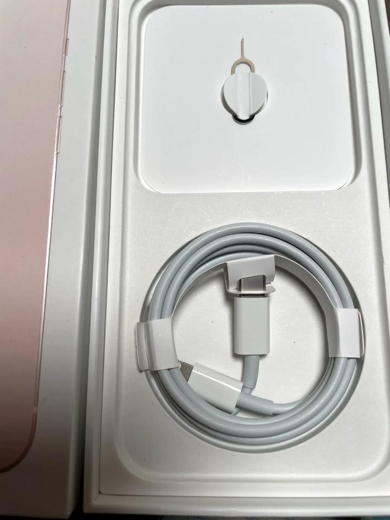 苹果13充电线两头怎么用？iphone13充电线接口怎么用？-第6张图片-优品飞百科