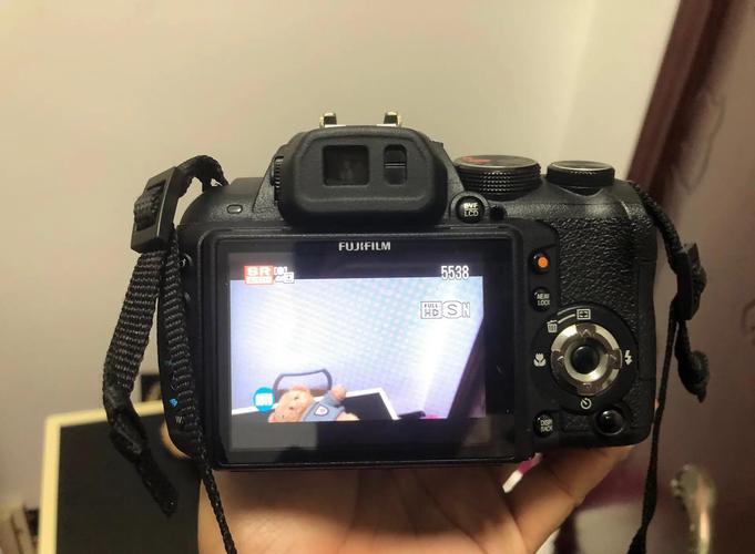 富士hs11支持多大内存卡？富士hs11使用说明书下载？-第2张图片-优品飞百科