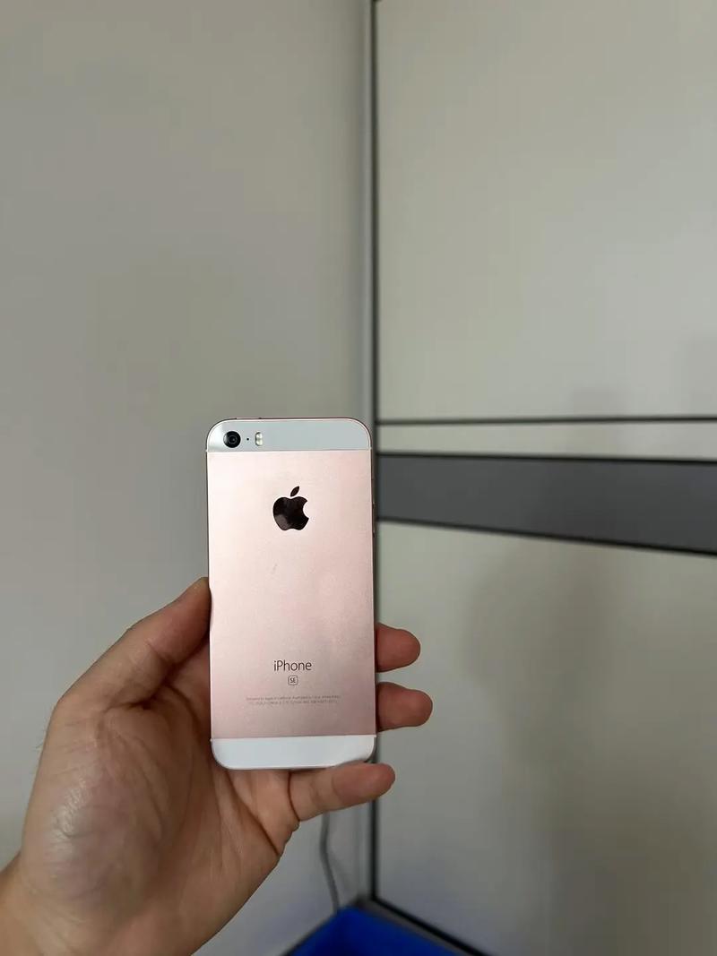 iphonese一二代对比，iphonese一代和二代的大小一样吗-第4张图片-优品飞百科