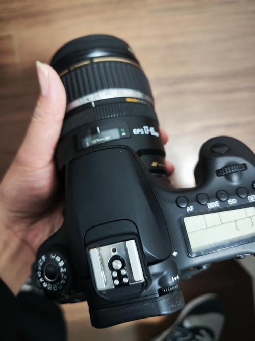 佳能60d广角镜头？佳能60d广角镜头多少钱？