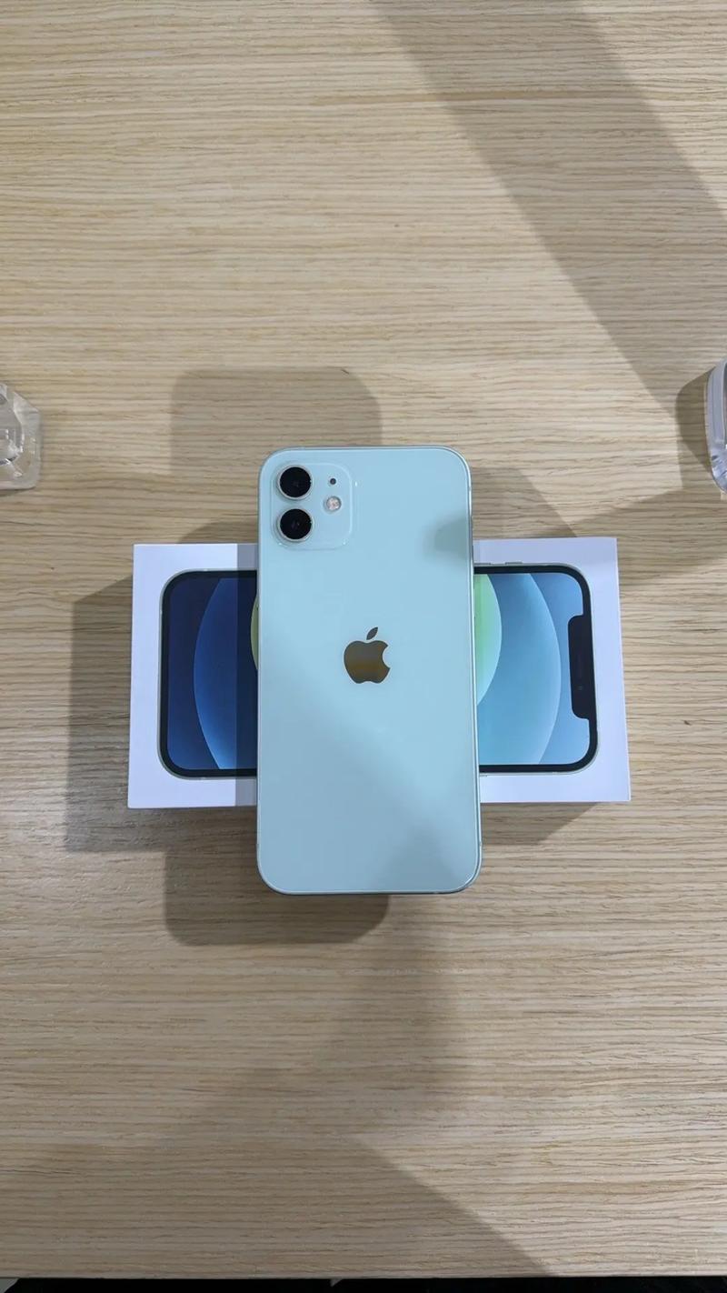 苹果12选白色还是绿色，iphone 12买白色好还是绿色好？-第2张图片-优品飞百科