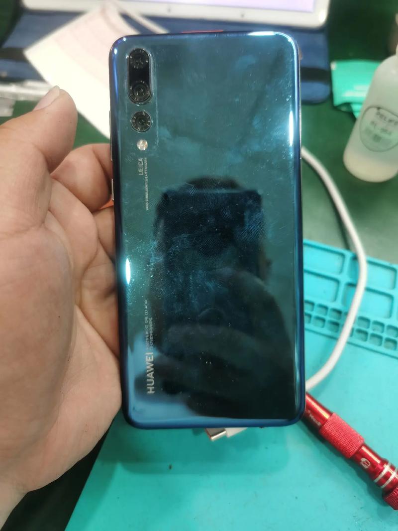 华为p20换内外屏多少钱，华为p20换内屏要多少钱修-第1张图片-优品飞百科