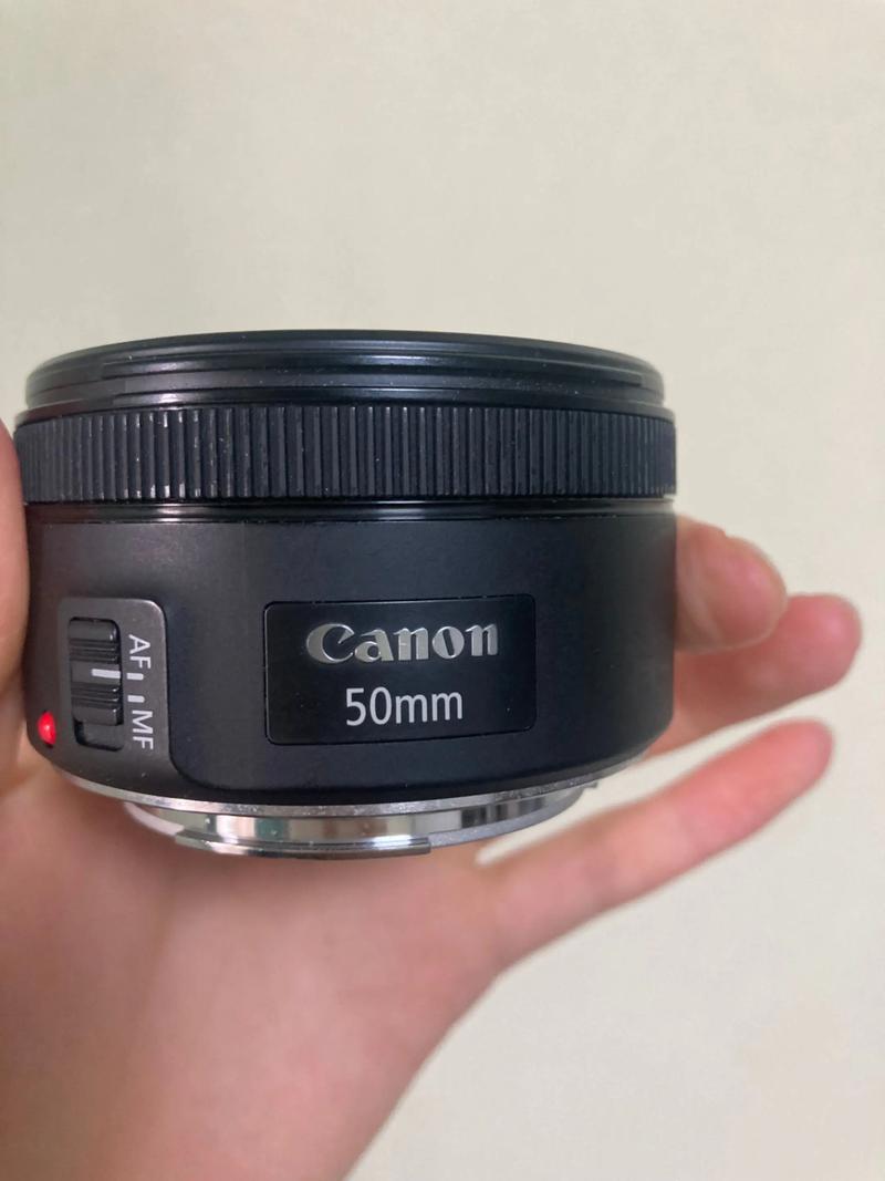 佳能小饼干和小痰盂的区别？佳能小饼干是什么镜头？