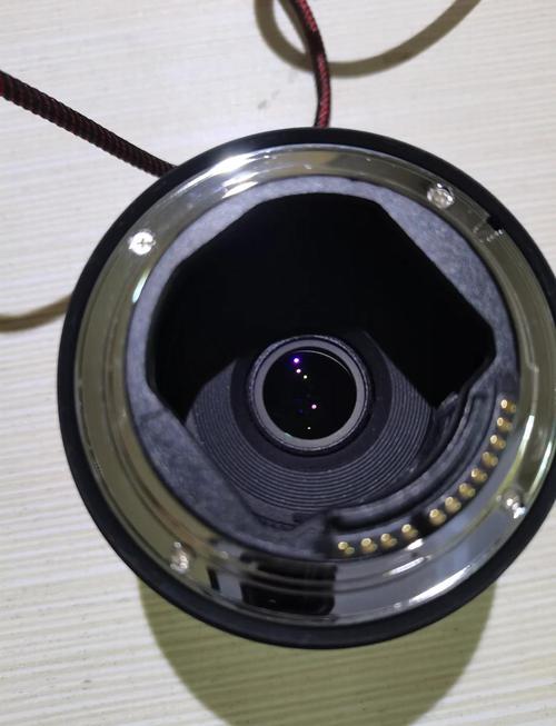 佳能小饼干和小痰盂的区别？佳能小饼干是什么镜头？-第3张图片-优品飞百科