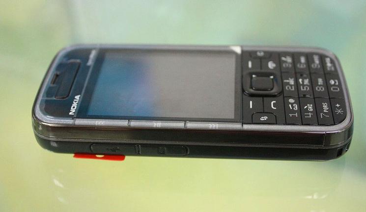 诺基亚5730xm耐摔吗？诺基亚5730玩游戏怎么样？-第5张图片-优品飞百科