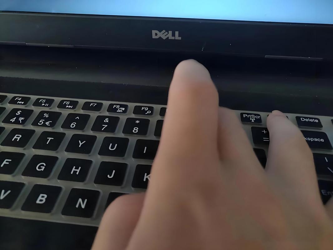 笔记本键盘锁住了怎么解锁华硕？华硕笔记本键盘全部锁住了？