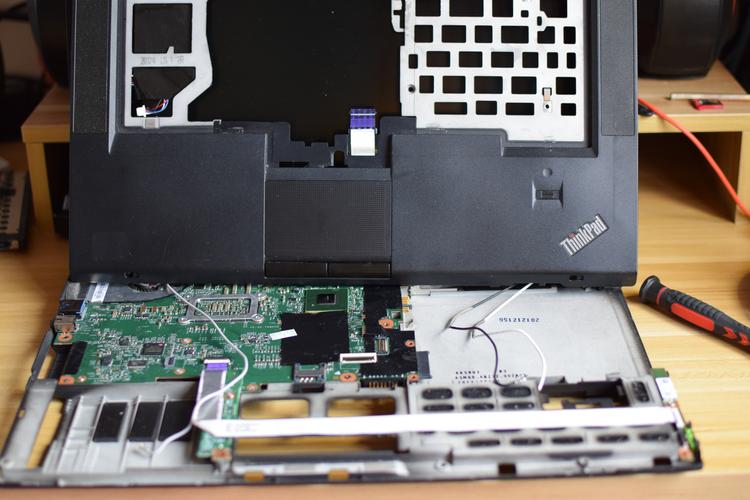 y485联想笔记本键盘怎么拆，联想y485p键盘怎么拆？-第4张图片-优品飞百科