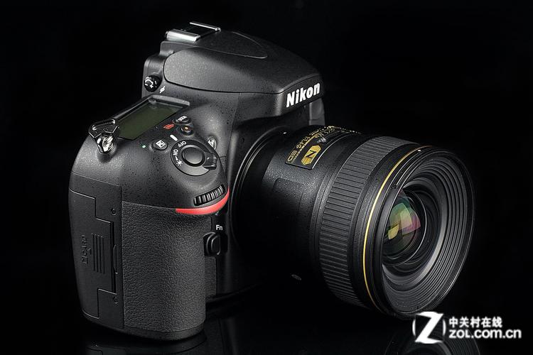 尼康d800有几个卡槽，尼康d800e什么卡口？