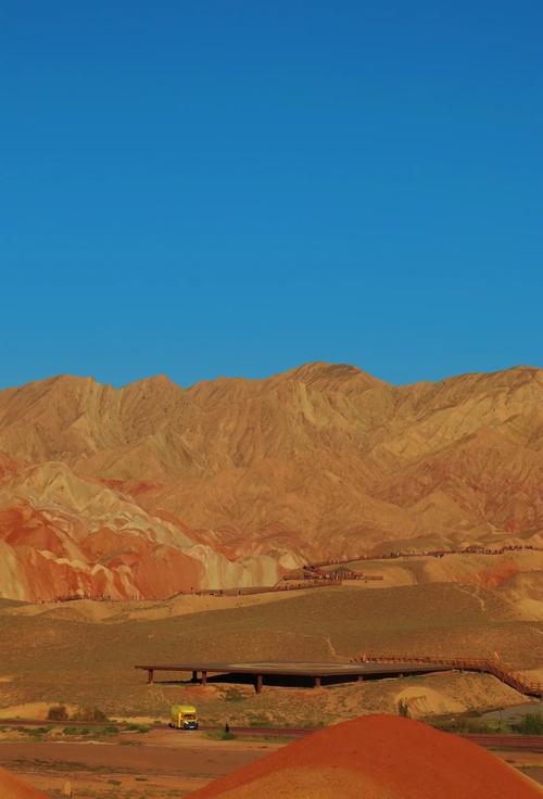 张掖七彩丹霞天气预报，张掖七彩丹霞天气预报24小时？