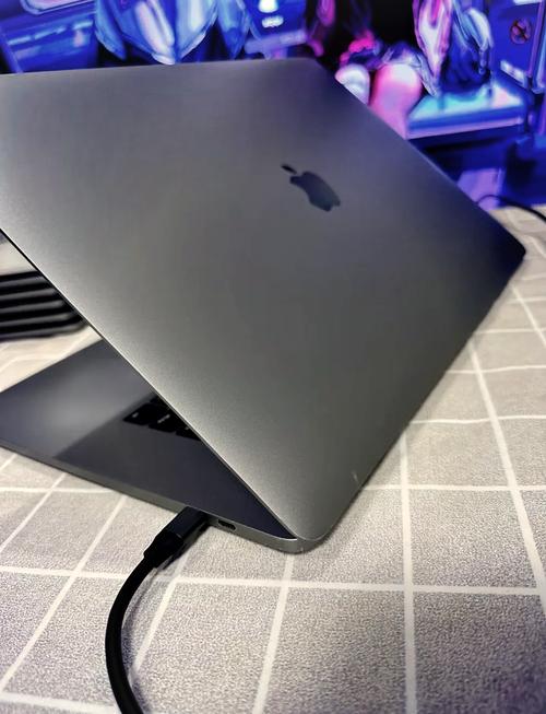 苹果最新笔记本电脑是什么？苹果最新笔记本电脑是什么处理器？-第3张图片-优品飞百科