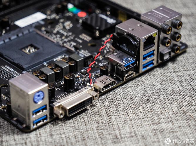 赛扬e3300用什么主板，赛扬e3300现在能玩lol吗？-第2张图片-优品飞百科