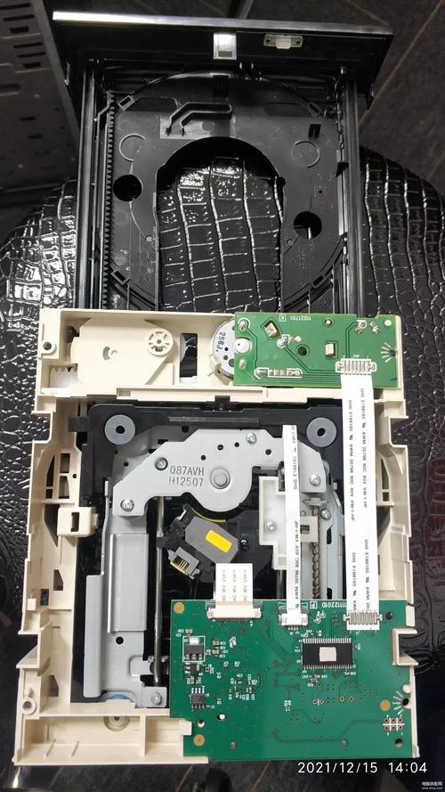 电脑主机光驱弹不出来怎么办，电脑主机光驱弹不出来怎么办呢