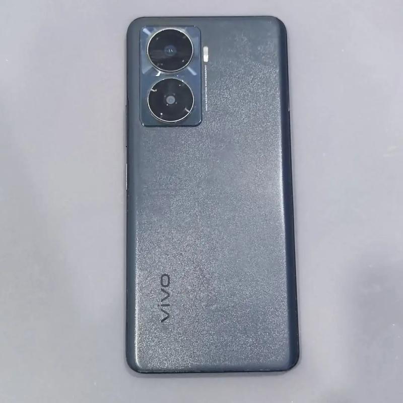 vivoy97参数配置与y77对比，vivoy79和y97外观差别-第2张图片-优品飞百科