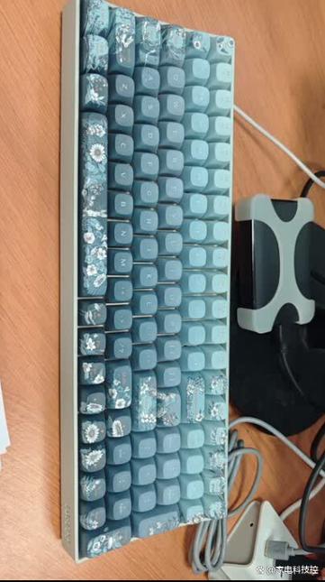 机械键盘红轴和黑轴哪个声音小？机械键盘红轴和黑轴哪个声音小些？-第2张图片-优品飞百科