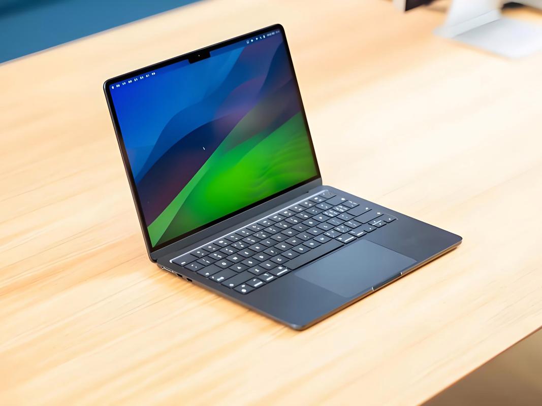 华硕灵耀u2代笔记本电脑是最轻的笔记本电脑吗，华硕灵耀2参数？-第2张图片-优品飞百科