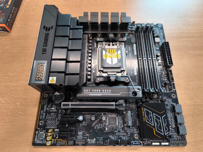 玩游戏主板温度多少度算正常，玩游戏主板60度？-第1张图片-优品飞百科