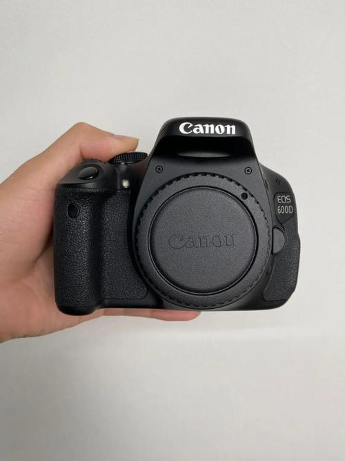 佳能600d相机是全幅相机吗？佳能600是全画幅吗？-第2张图片-优品飞百科