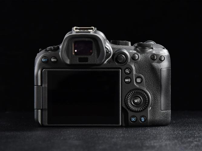 佳能最新款全画幅相机，佳能最新的全画幅？-第2张图片-优品飞百科