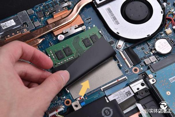 华硕f555l内存条怎么装，华硕f554l内存条装在哪里？-第5张图片-优品飞百科