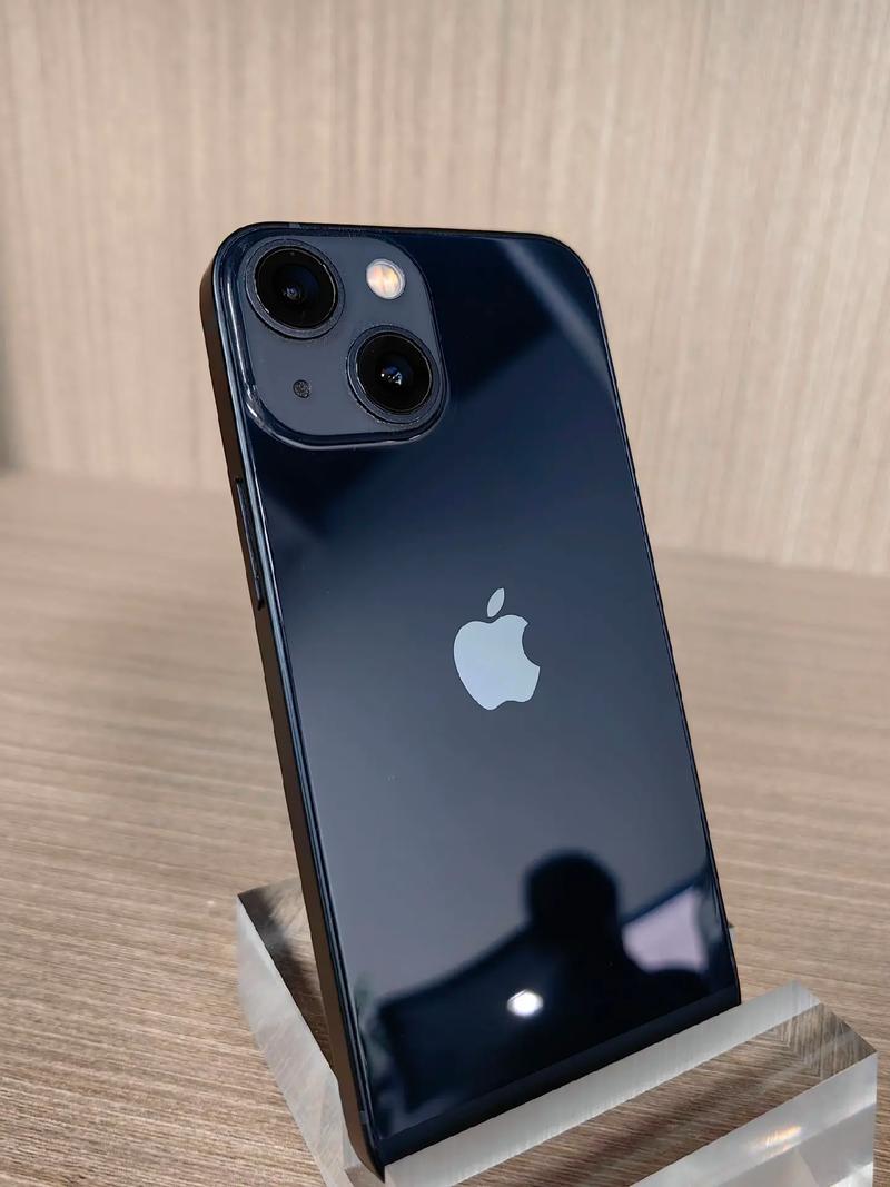 苹果13mini真的很小吗，iphone13mini是否太小了？-第3张图片-优品飞百科