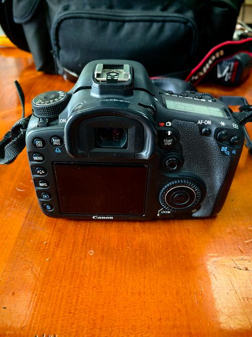 佳能数码相机7d报价，佳能7d单反相机报价-第3张图片-优品飞百科