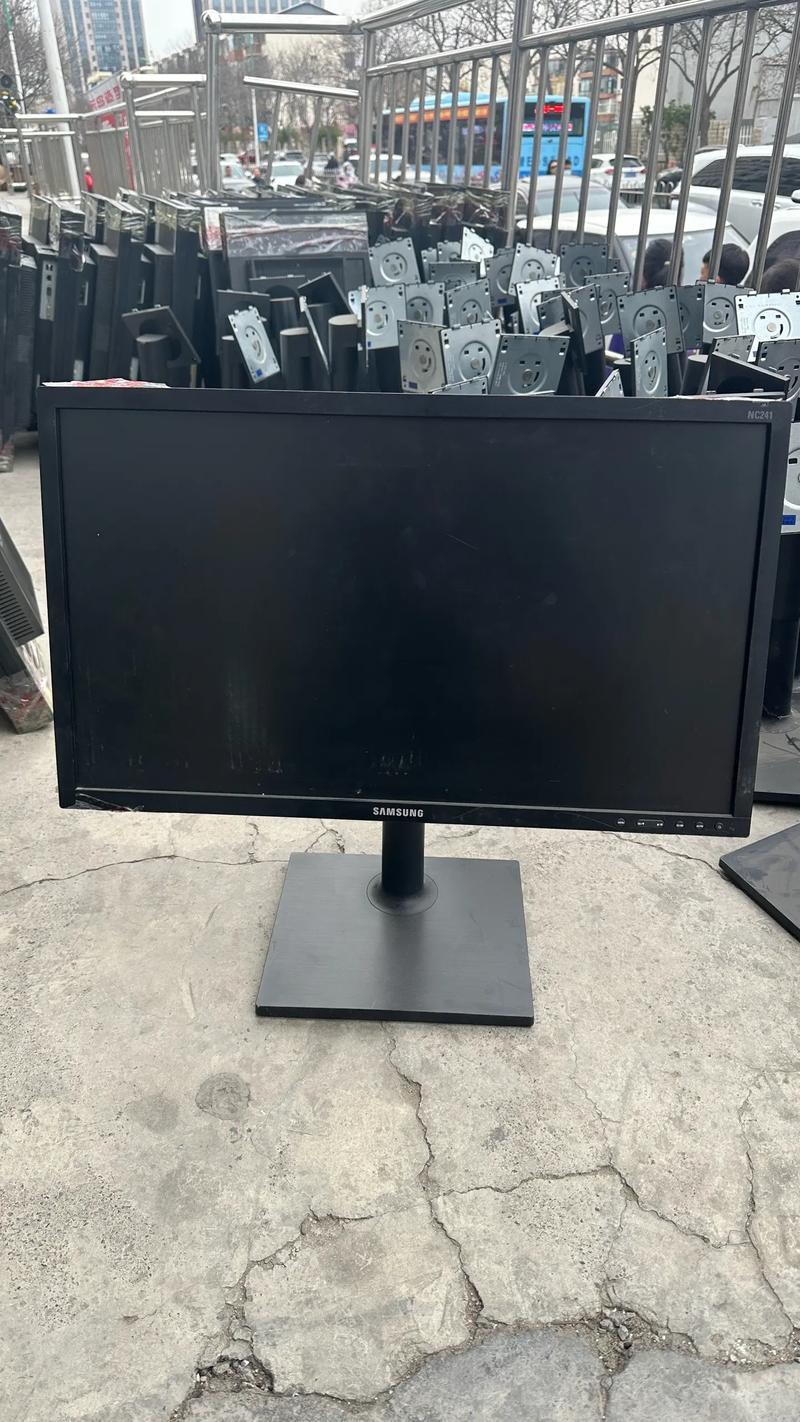 三星笔记本屏幕多少钱，三星笔记本屏幕多少钱一个？-第4张图片-优品飞百科