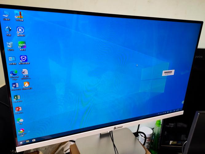 一个电脑怎么接两个显示器？主机一拖二显示器设置？-第2张图片-优品飞百科