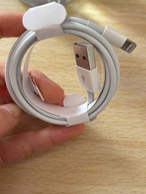 苹果7plus用什么充电器，苹果7plus用几w充电器-第1张图片-优品飞百科