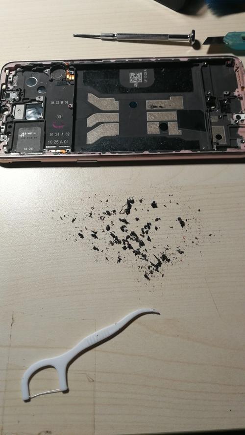 oppor17怎么拆开，oppor17怎么拆开机键？