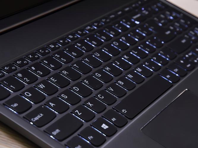 联想电脑air和pro的区别，联想air 和pro区别？