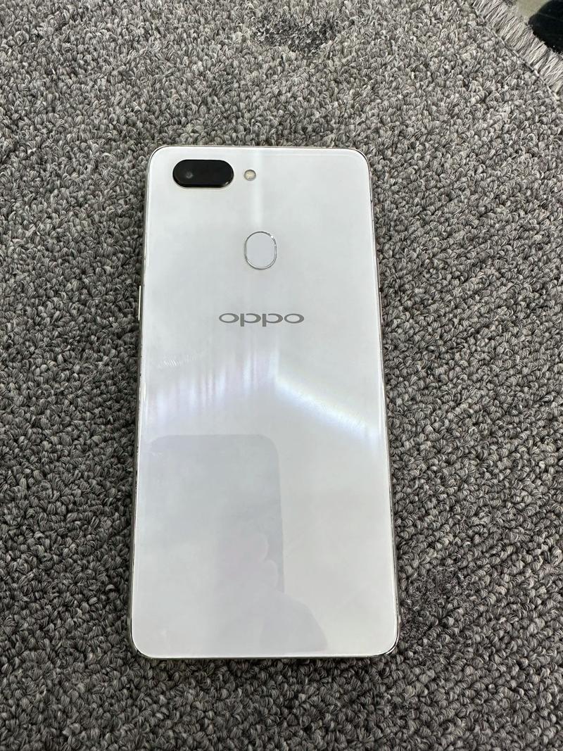oppor15是lcd屏幕吗，oppor15的屏幕是lcd吗-第1张图片-优品飞百科