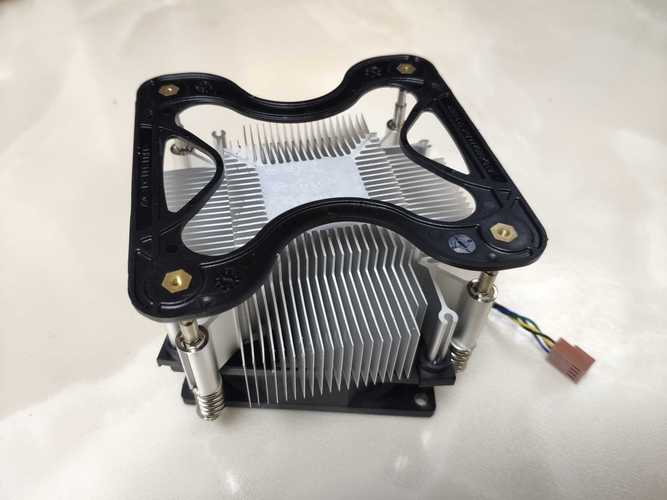 笔记本换个散热器多少钱，笔记本电脑换散热器？