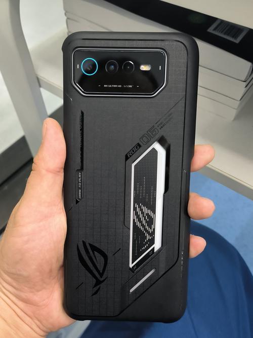 华硕rog2充电器多少w，华硕rog2手机多少瓦充电？-第1张图片-优品飞百科