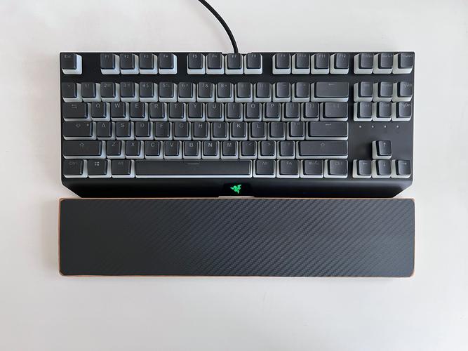 黑寡妇键盘是什么轴，黑寡妇键盘轴怎么拆？-第2张图片-优品飞百科