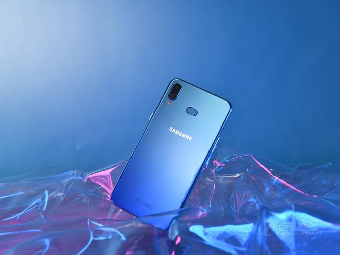 三星a6s多大的屏，三星a6s屏幕刷新率是多少-第2张图片-优品飞百科