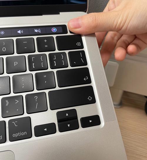 苹果笔记本开机键在哪里，苹果笔记本开机键没反应怎么操作？