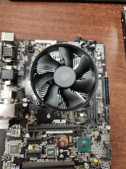 7980xe用什么散热器，i9 7900x用什么散热器？-第1张图片-优品飞百科