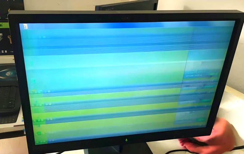 显示器摔坏了花屏怎么维修？电脑屏幕受撞击后花屏了？-第2张图片-优品飞百科